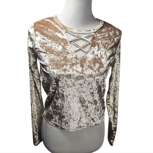 Hollister Size X-Small Champagne Long Sleeve Velvety Crop Blouse